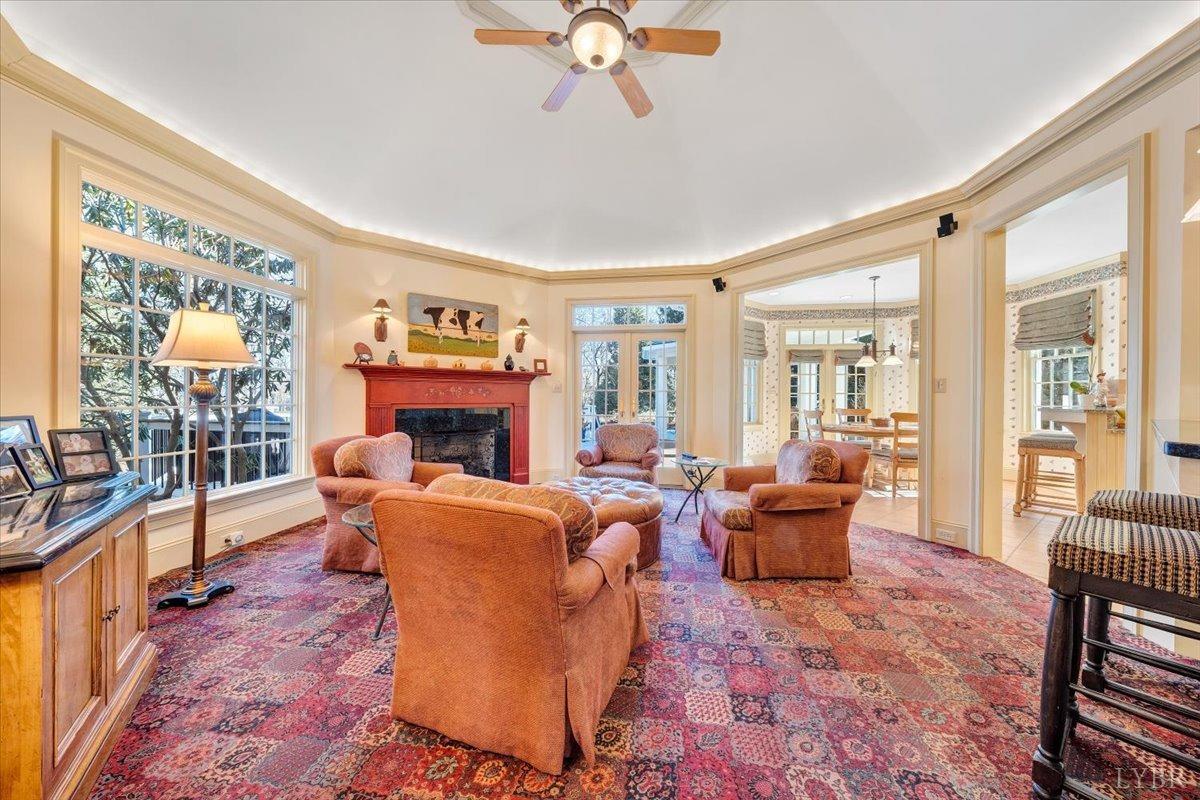 Lynchburg, Virginia 24503, United States, 4 Bedrooms Bedrooms, ,5 BathroomsBathrooms,Residential,Pending,11598