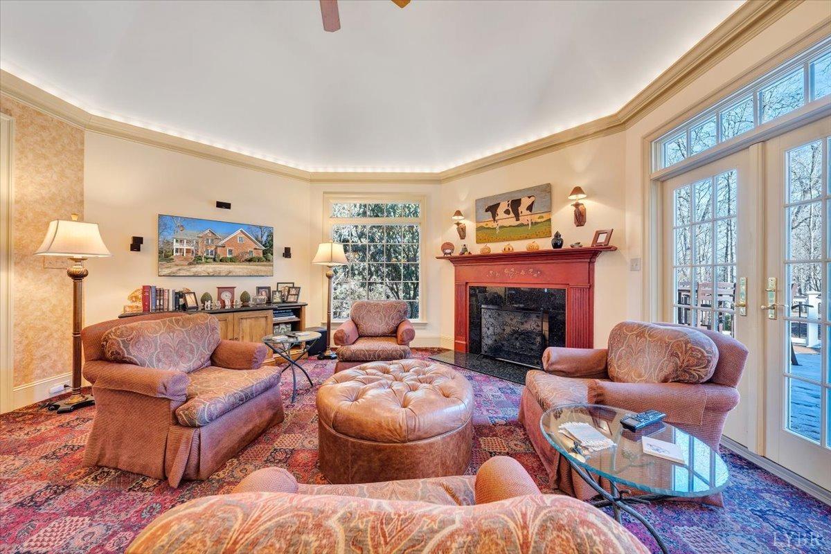 Lynchburg, Virginia 24503, United States, 4 Bedrooms Bedrooms, ,5 BathroomsBathrooms,Residential,Pending,11598