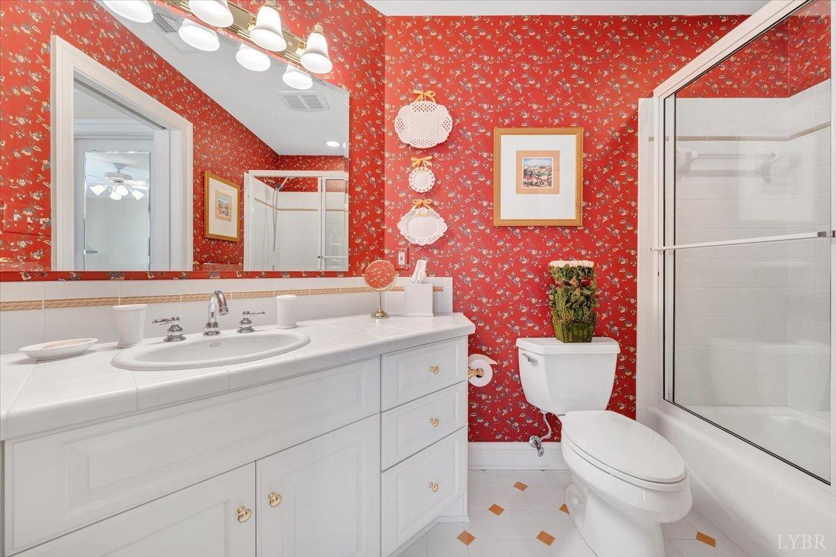 Lynchburg, Virginia 24503, United States, 4 Bedrooms Bedrooms, ,5 BathroomsBathrooms,Residential,Pending,11598