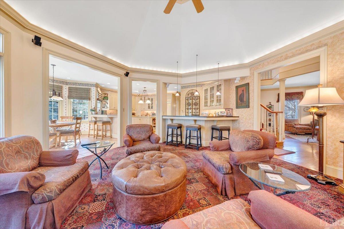 Lynchburg, Virginia 24503, United States, 4 Bedrooms Bedrooms, ,5 BathroomsBathrooms,Residential,Pending,11598