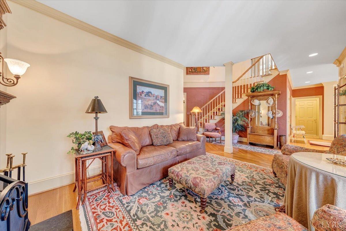 Lynchburg, Virginia 24503, United States, 4 Bedrooms Bedrooms, ,5 BathroomsBathrooms,Residential,Pending,11598