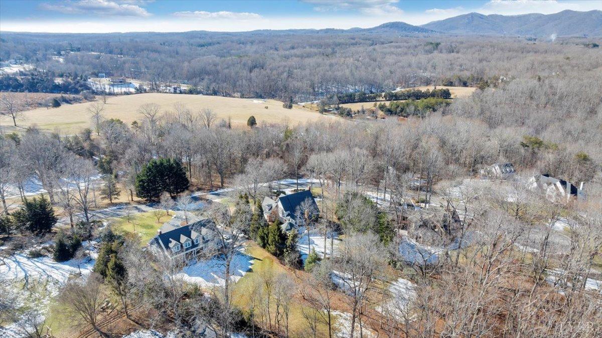 Lynchburg, Virginia 24503, United States, 4 Bedrooms Bedrooms, ,5 BathroomsBathrooms,Residential,Pending,11598