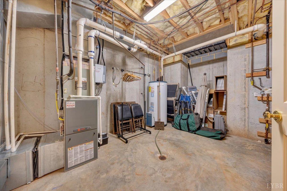 Lynchburg, Virginia 24503, United States, 4 Bedrooms Bedrooms, ,5 BathroomsBathrooms,Residential,Pending,11598