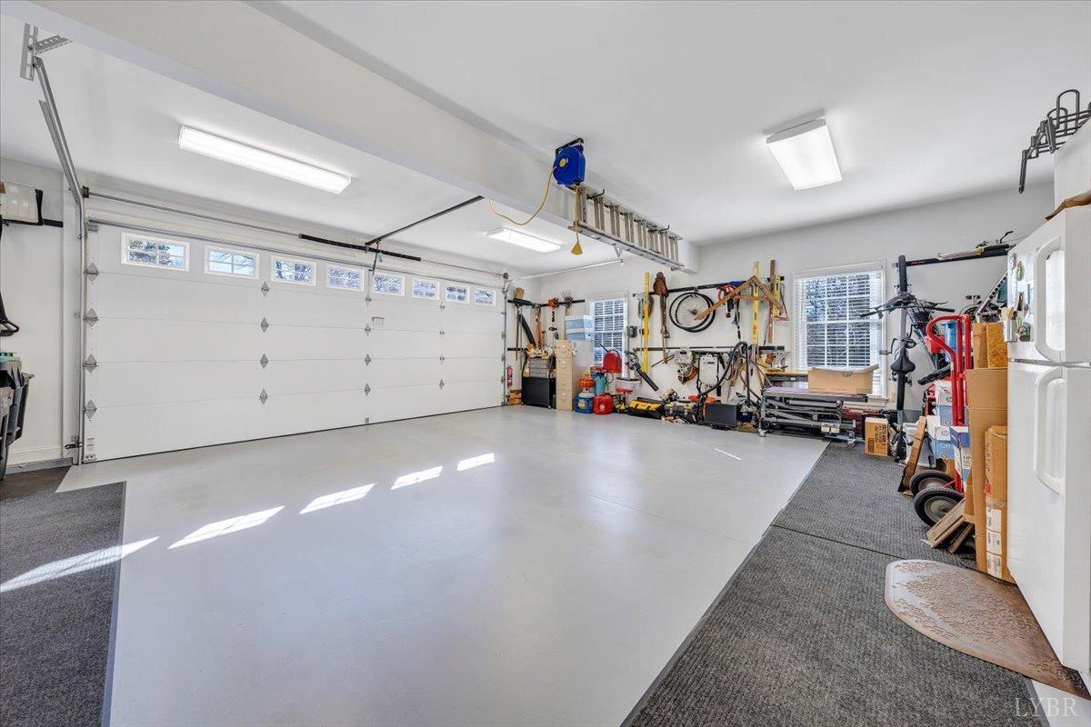 Lynchburg, Virginia 24503, United States, 4 Bedrooms Bedrooms, ,5 BathroomsBathrooms,Residential,Pending,11598