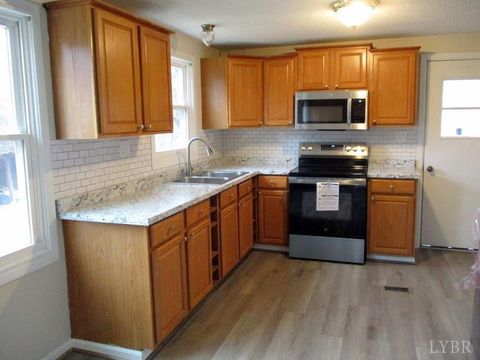 Tiny photo for 3009 Pocket Road, Hurt, VA 24563 (MLS # 364024)