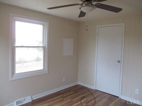 Tiny photo for 3009 Pocket Road, Hurt, VA 24563 (MLS # 364024)