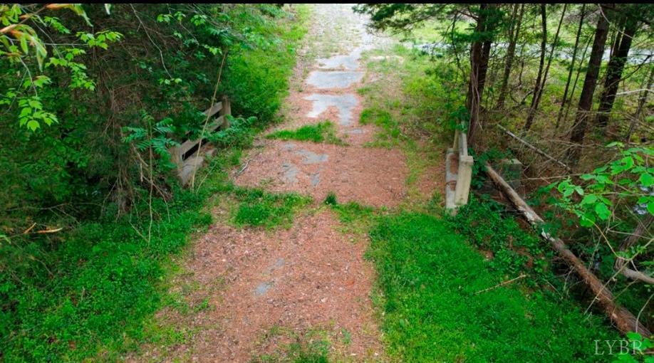 Tyler Road, Crewe, Virginia image 2