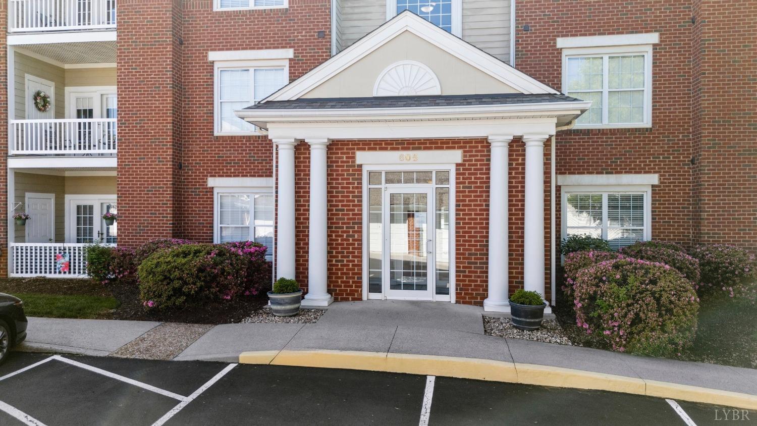 605 Wyndhurst Drive #101, Lynchburg, Virginia image 2