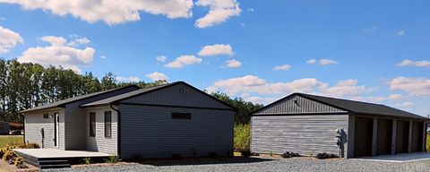 Photo of 3941 PROMISE LAND RD Rd, Appomattox, VA 24522 (MLS # 361506)