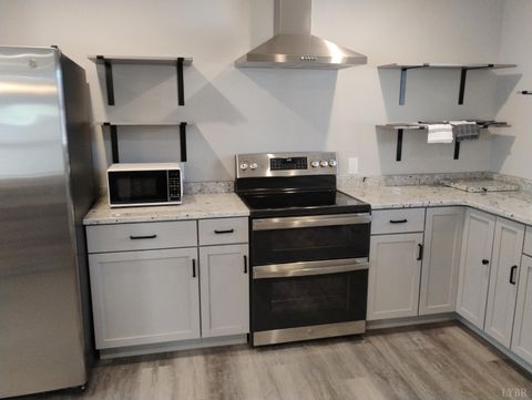 Tiny photo for 3941 PROMISE LAND RD Rd, Appomattox, VA 24522 (MLS # 361506)