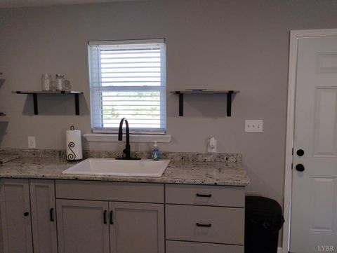 Tiny photo for 3941 PROMISE LAND RD Rd, Appomattox, VA 24522 (MLS # 361506)