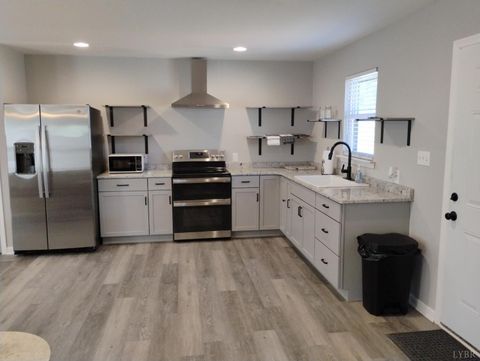 Tiny photo for 3941 PROMISE LAND RD Rd, Appomattox, VA 24522 (MLS # 361506)