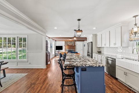 Tiny photo for 207 Fox Runn Dr Dr, Lynchburg, VA 24503 (MLS # 362351)