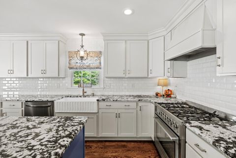 Tiny photo for 207 Fox Runn Dr Dr, Lynchburg, VA 24503 (MLS # 362351)