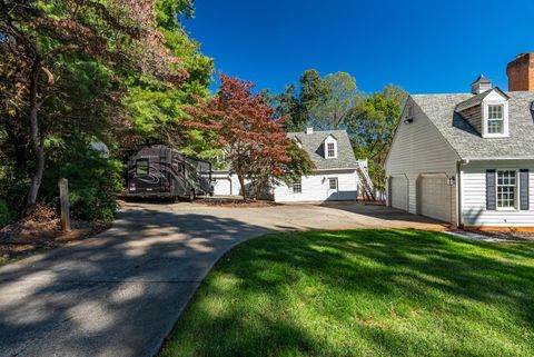 Tiny photo for 207 Fox Runn Dr Dr, Lynchburg, VA 24503 (MLS # 362351)