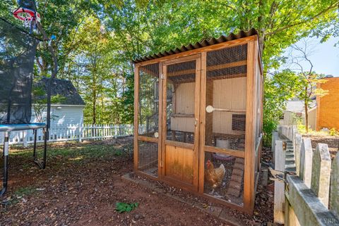 Tiny photo for 207 Fox Runn Dr Dr, Lynchburg, VA 24503 (MLS # 362351)