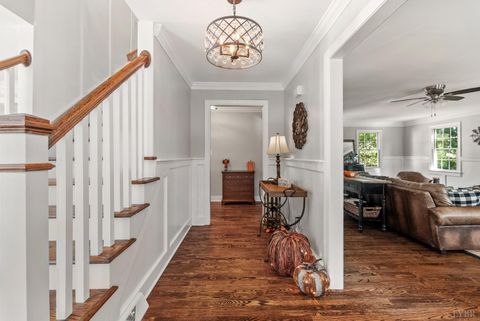 Tiny photo for 207 Fox Runn Dr Dr, Lynchburg, VA 24503 (MLS # 362351)