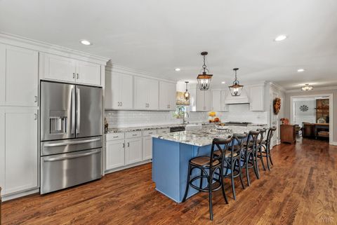 Tiny photo for 207 Fox Runn Dr Dr, Lynchburg, VA 24503 (MLS # 362351)