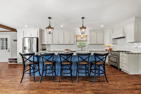 Tiny photo for 207 Fox Runn Dr Dr, Lynchburg, VA 24503 (MLS # 362351)