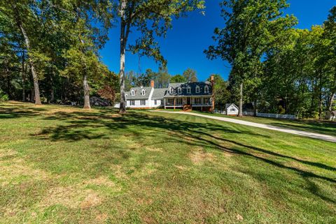 Tiny photo for 207 Fox Runn Dr Dr, Lynchburg, VA 24503 (MLS # 362351)