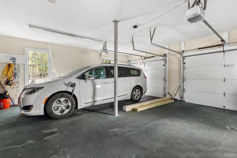 Tiny photo for 207 Fox Runn Dr Dr, Lynchburg, VA 24503 (MLS # 362351)