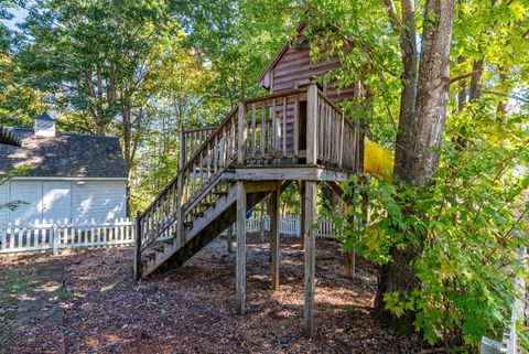 Tiny photo for 207 Fox Runn Dr Dr, Lynchburg, VA 24503 (MLS # 362351)