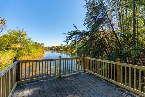 Tiny photo for 207 Fox Runn Dr Dr, Lynchburg, VA 24503 (MLS # 362351)