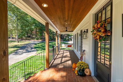 Tiny photo for 207 Fox Runn Dr Dr, Lynchburg, VA 24503 (MLS # 362351)