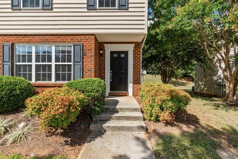 Tiny photo for 110 Aaron Place Pl #200, Lynchburg, VA 24502 (MLS # 362057)