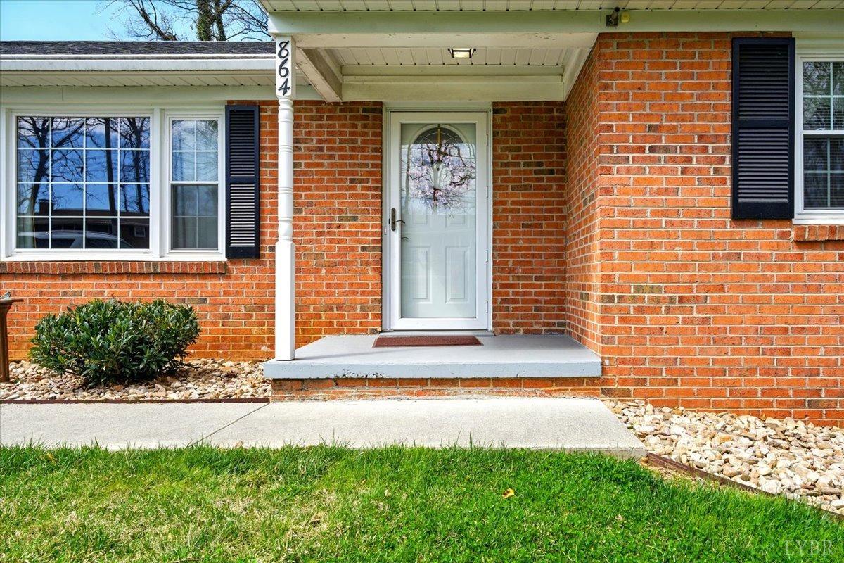 864 Rainbow Forest Drive, Lynchburg, Virginia image 3