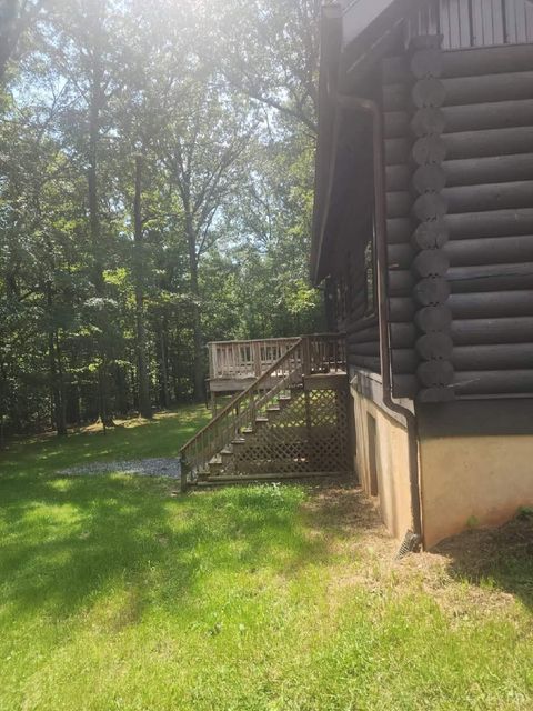 Tiny photo for 209 Leatherwood Place, Bedford, VA 24523 (MLS # 365193)