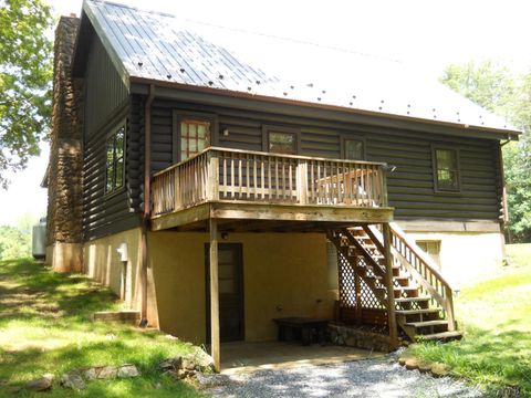 Tiny photo for 209 Leatherwood Place, Bedford, VA 24523 (MLS # 365193)