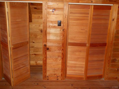 Tiny photo for 209 Leatherwood Place, Bedford, VA 24523 (MLS # 365193)