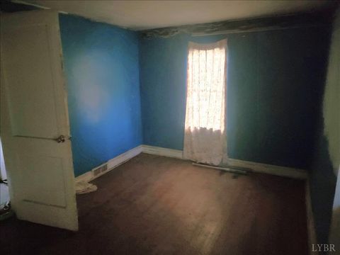 Tiny photo for 1192 N Amherst Highway, Amherst, VA 24521 (MLS # 361979)