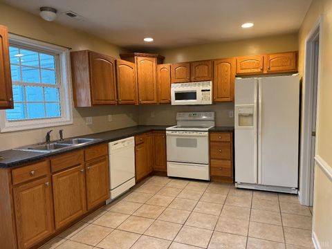 Tiny photo for 2004 Wards Ferry Road #15, Lynchburg, VA 24502 (MLS # 363750)
