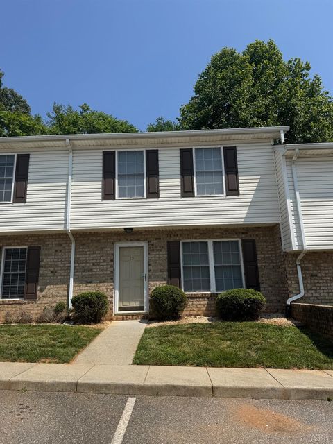 Photo of 2004 Wards Ferry Road #15, Lynchburg, VA 24502 (MLS # 363750)