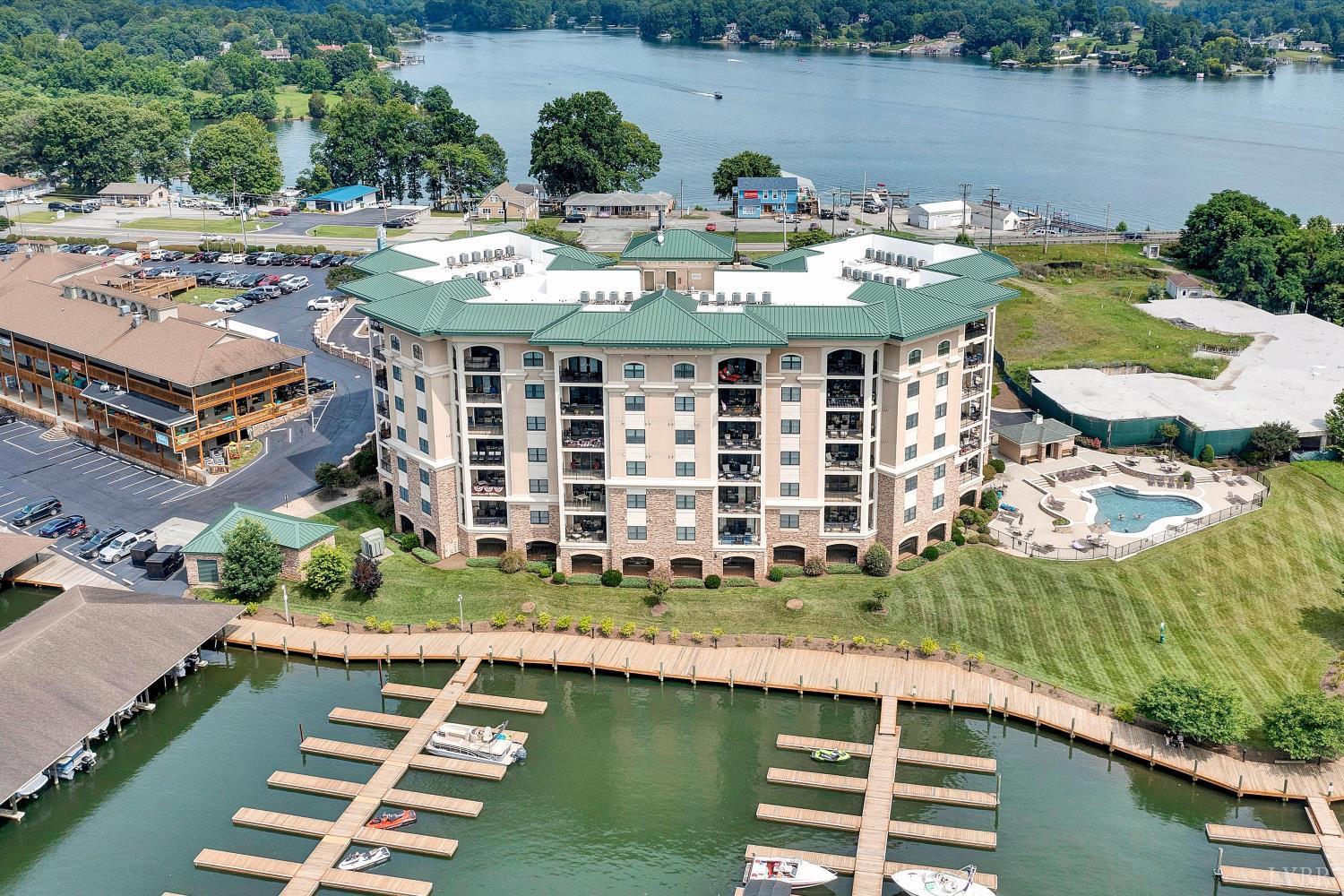 100 Bridgewater Pointe Place Pl #401, Moneta, Virginia image 3