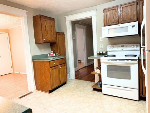 Tiny photo for 1908 Roxbury Street, Lynchburg, VA 24501 (MLS # 363935)