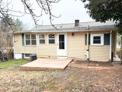 Tiny photo for 1908 Roxbury Street, Lynchburg, VA 24501 (MLS # 363935)