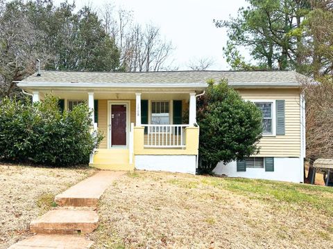Photo of 1908 Roxbury Street, Lynchburg, VA 24501 (MLS # 363935)
