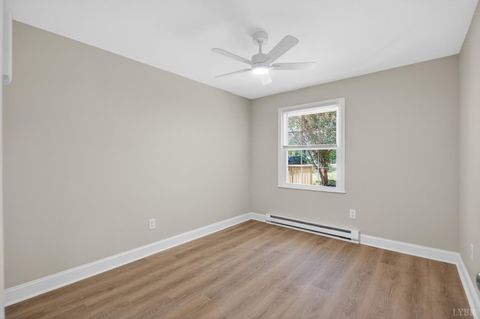 Tiny photo for 3537 Bell Town Rd, Bedford, VA 24523 (MLS # 365932)