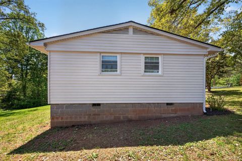 Tiny photo for 3537 Bell Town Rd, Bedford, VA 24523 (MLS # 365932)