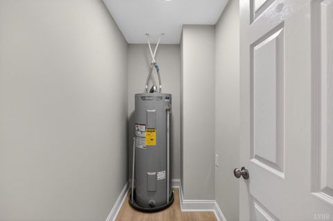 Tiny photo for 3537 Bell Town Rd, Bedford, VA 24523 (MLS # 365932)