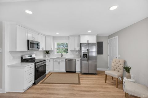 Tiny photo for 3537 Bell Town Rd, Bedford, VA 24523 (MLS # 365932)