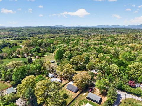 Tiny photo for 3537 Bell Town Rd, Bedford, VA 24523 (MLS # 365932)