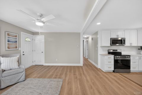 Tiny photo for 3537 Bell Town Rd, Bedford, VA 24523 (MLS # 365932)