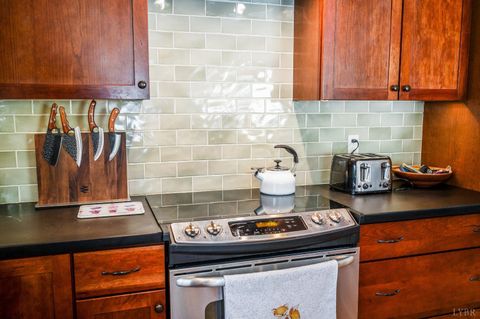 Tiny photo for 1057 Telford Road, Forest, VA 24551 (MLS # 364381)