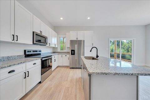 Tiny photo for 194 Triple Oak Cir., Madison Heights, VA 24503 (MLS # 363851)