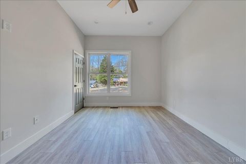 Tiny photo for 194 Triple Oak Cir., Madison Heights, VA 24503 (MLS # 363851)