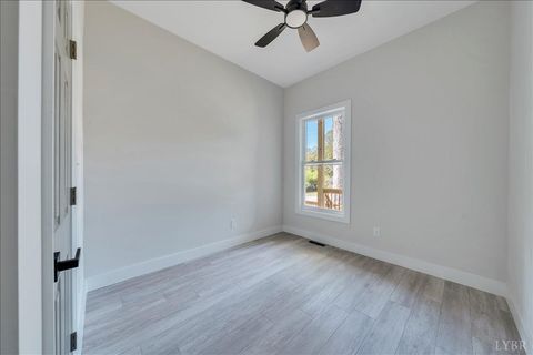 Tiny photo for 194 Triple Oak Cir., Madison Heights, VA 24503 (MLS # 363851)